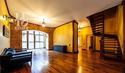 Дом на пруду в Летчике-испытателе