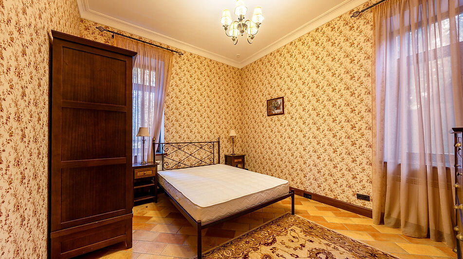 Дом на пруду в Летчике-испытателе