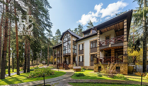 Дом на пруду в Летчике-испытателе