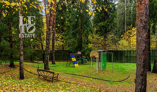 Дом на пруду в Летчике-испытателе