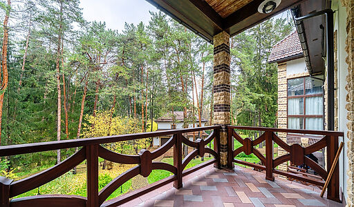 Дом на пруду в Летчике-испытателе