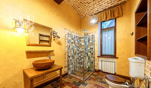 Дом на пруду в Летчике-испытателе