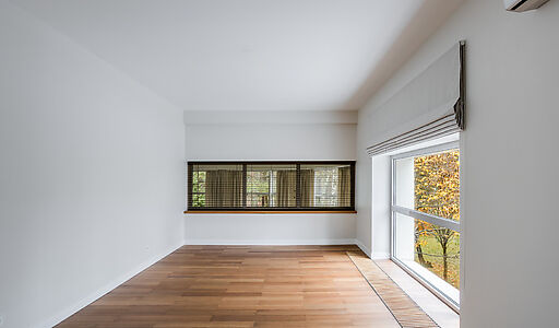 Дом с бассейном в поселке Новинки