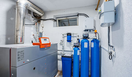 Дом с бассейном в поселке Новинки