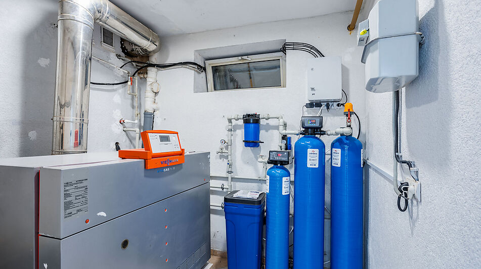 Дом с бассейном в поселке Новинки