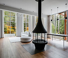 Дом с бассейном в поселке Новинки