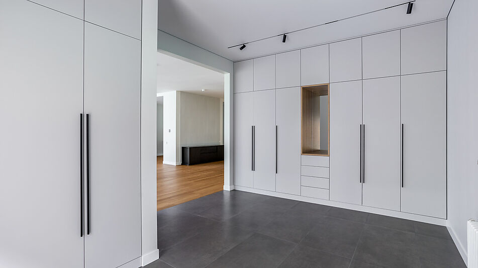 Дом с бассейном в поселке Новинки