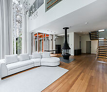 Дом с бассейном в поселке Новинки