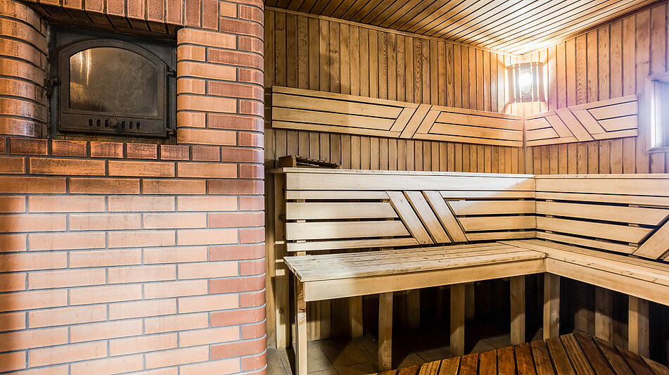 Дом с бассейном в поселке Новинки