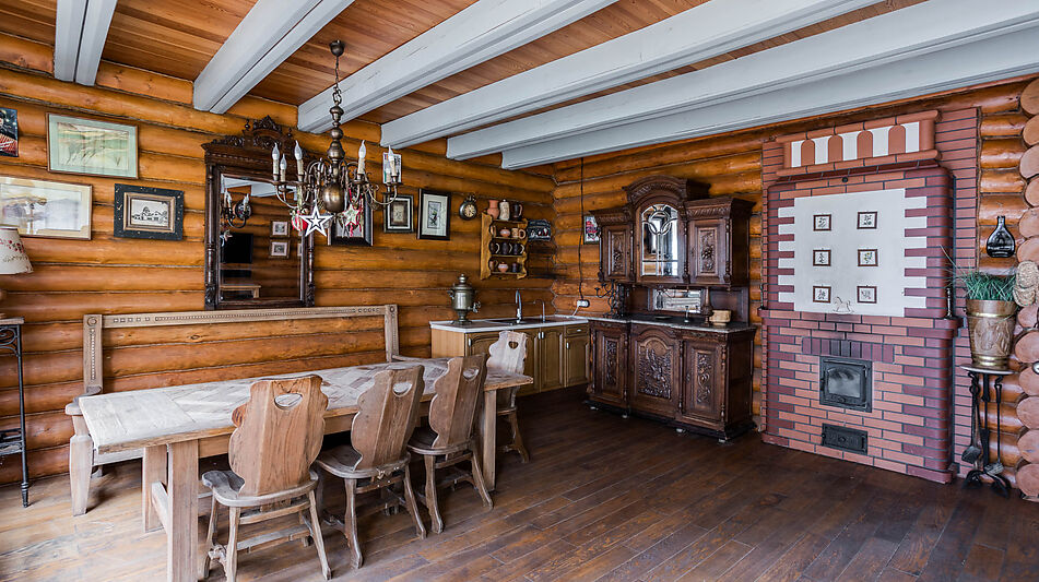 Дом с бассейном в поселке Новинки