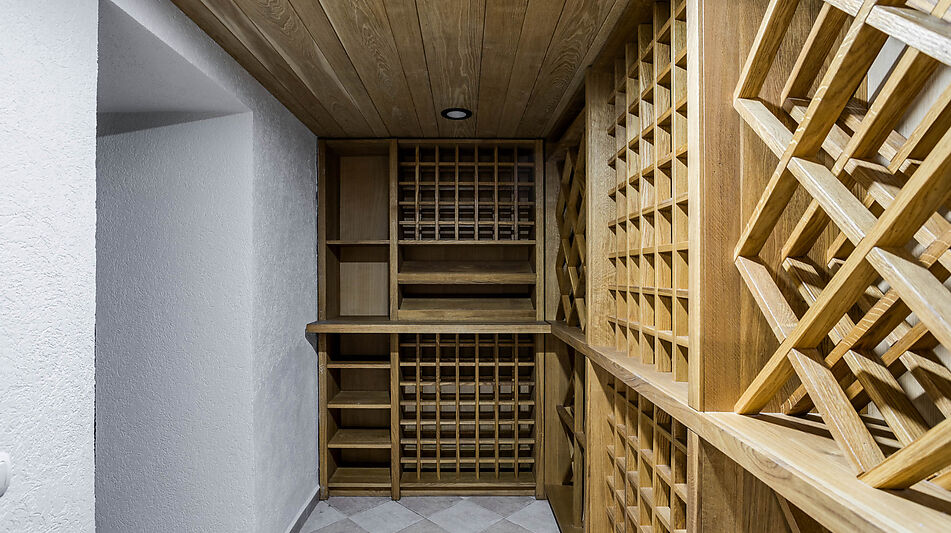 Дом с бассейном в поселке Новинки