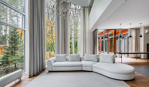 Дом с бассейном в поселке Новинки