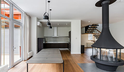 Дом с бассейном в поселке Новинки