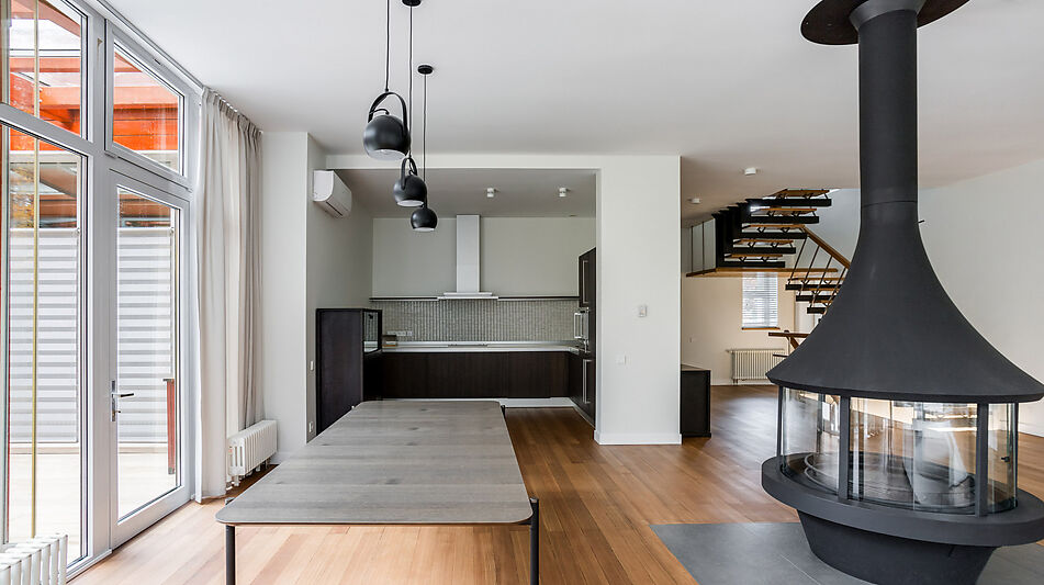 Дом с бассейном в поселке Новинки