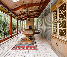 Дом с бассейном в поселке Новинки