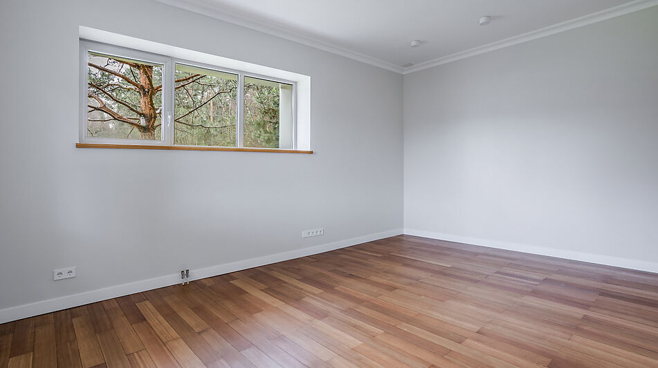 Дом с бассейном в поселке Новинки