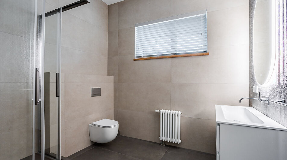 Дом с бассейном в поселке Новинки