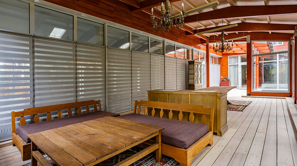 Дом с бассейном в поселке Новинки