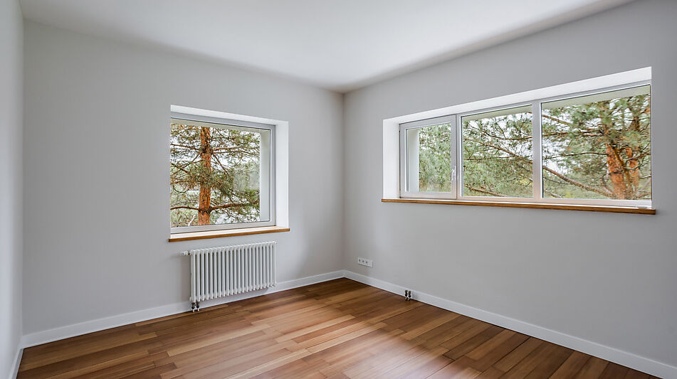 Дом с бассейном в поселке Новинки