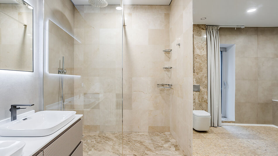 Дом с бассейном в поселке Новинки