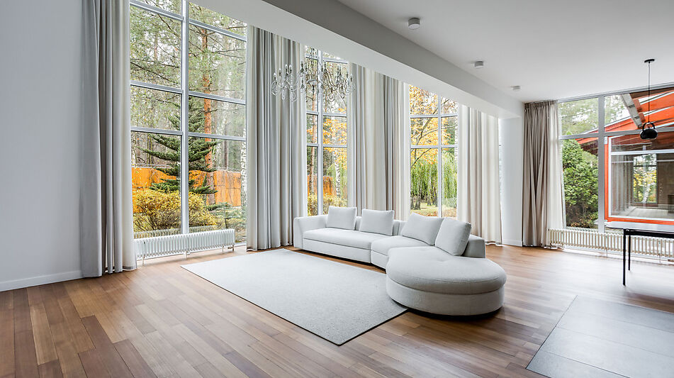 Дом с бассейном в поселке Новинки