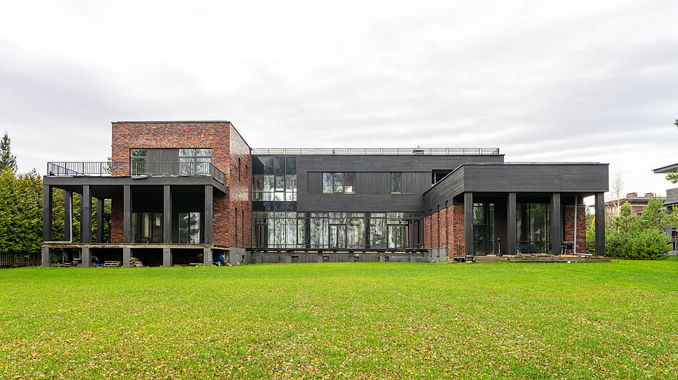 ДОМ НА 1 ЛИНИИ В КП МОНАКОВО