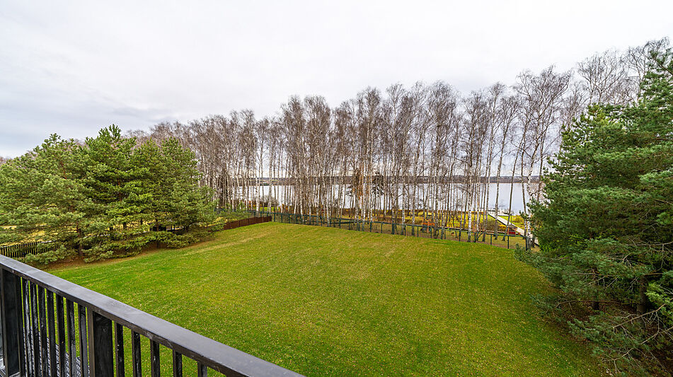 ДОМ НА 1 ЛИНИИ В КП МОНАКОВО