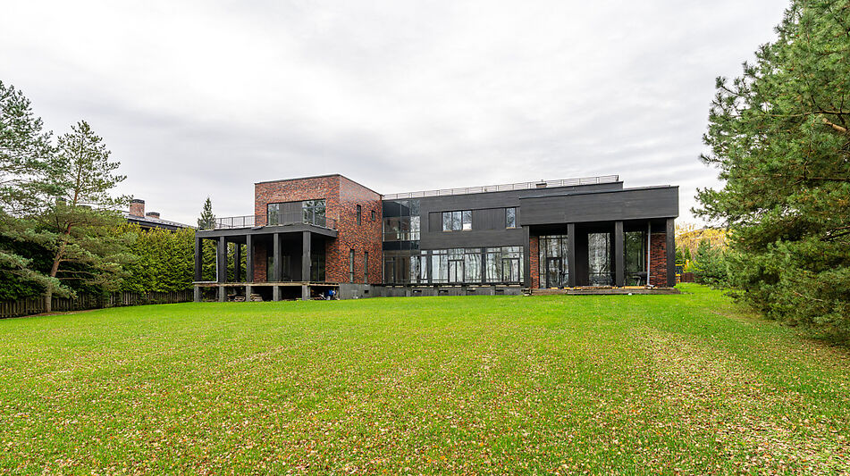 ДОМ НА 1 ЛИНИИ В КП МОНАКОВО