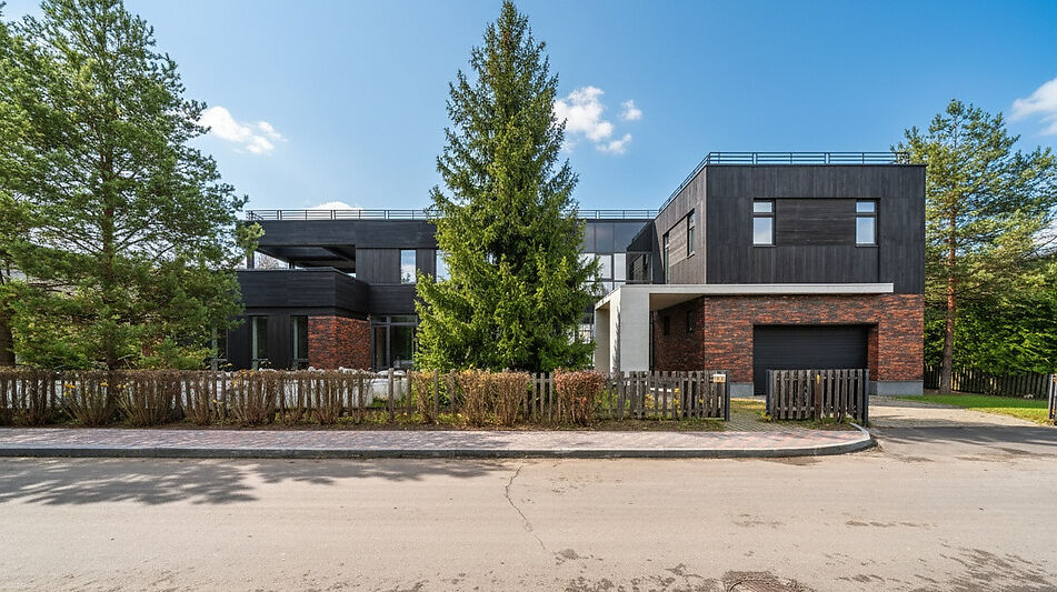 ДОМ НА 1 ЛИНИИ В КП МОНАКОВО