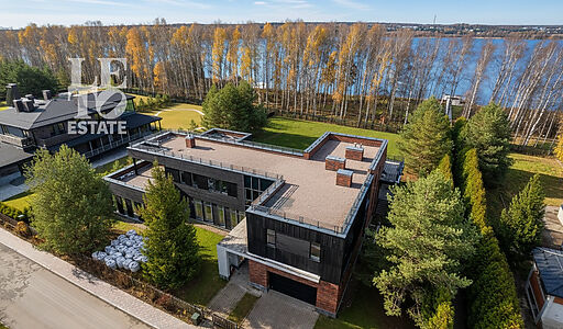 ДОМ НА 1 ЛИНИИ В КП МОНАКОВО