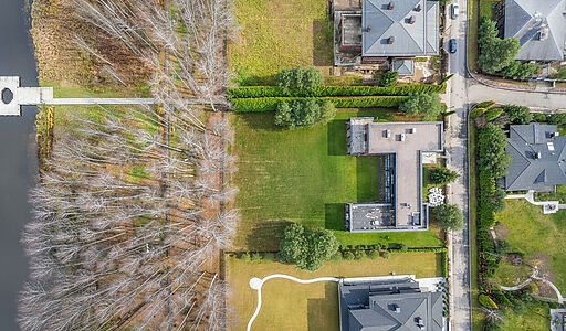 ДОМ НА 1 ЛИНИИ В КП МОНАКОВО