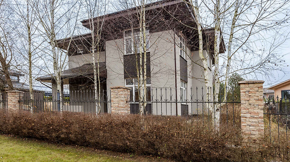 Современный коттедж без отделки