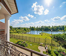 Резиденция на 1 линии в КП Аврора