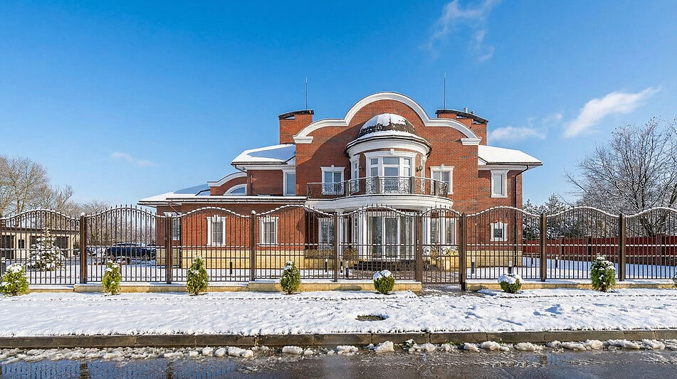 Резиденция на 1 линии в КП Аврора