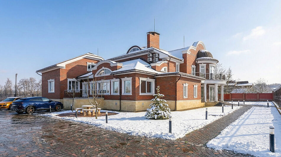 Резиденция на 1 линии в КП Аврора