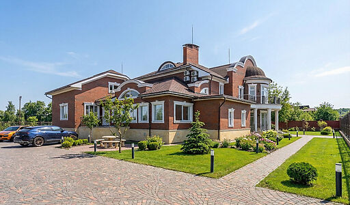 Резиденция на 1 линии в КП Аврора