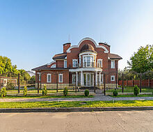 Резиденция на 1 линии в КП Аврора