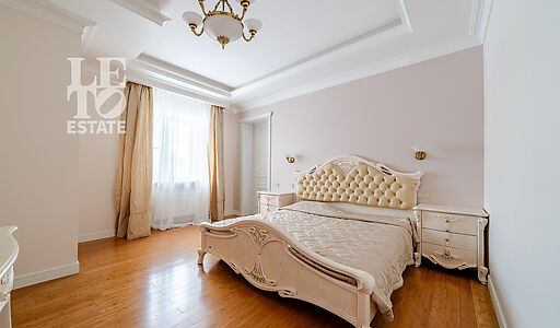 Резиденция на 1 линии в КП Аврора