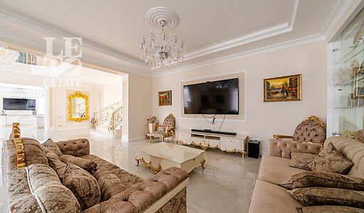 Резиденция на 1 линии в КП Аврора