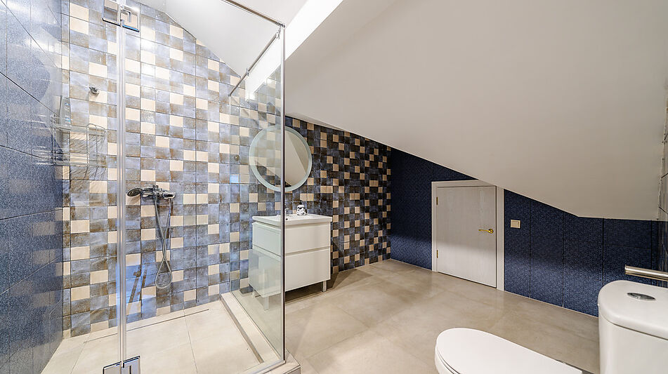 Резиденция на 1 линии в КП Аврора