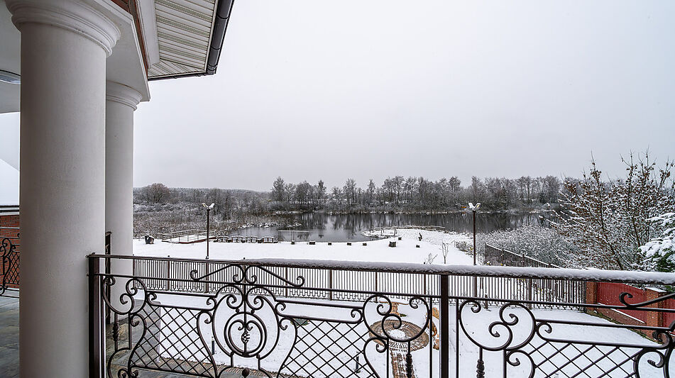 Резиденция на 1 линии в КП Аврора