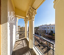 Дом с видом на озеро.