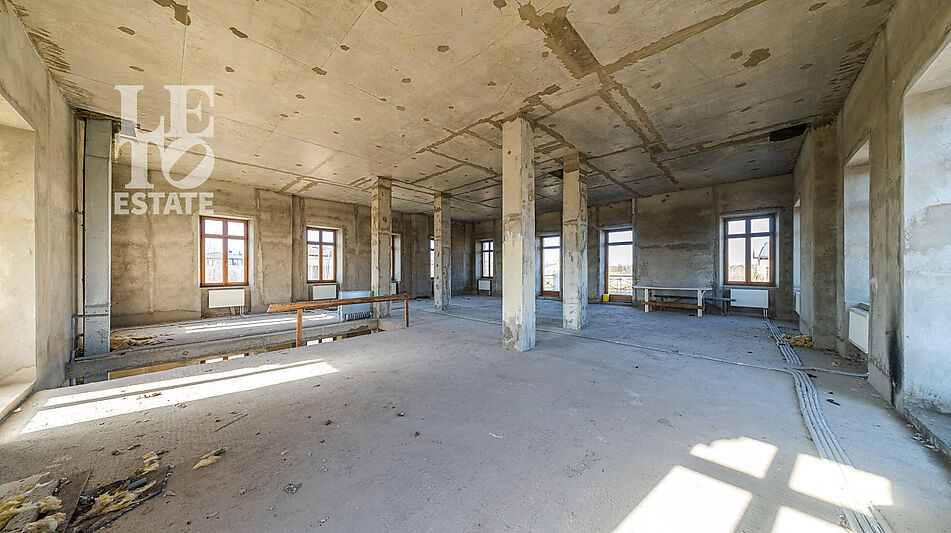 Дом с видом на озеро.