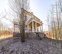 Дом с видом на озеро.