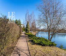 Дом с видом на озеро КП Монолит.