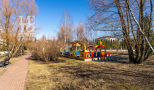 Дом с видом на озеро КП Монолит.