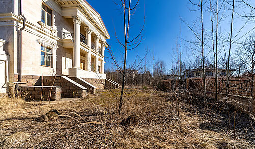 Дом с видом на озеро КП Монолит.