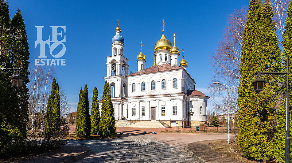 Дом с видом на озеро КП Монолит.