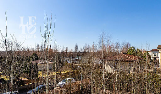 Дом с видом на озеро КП Монолит.