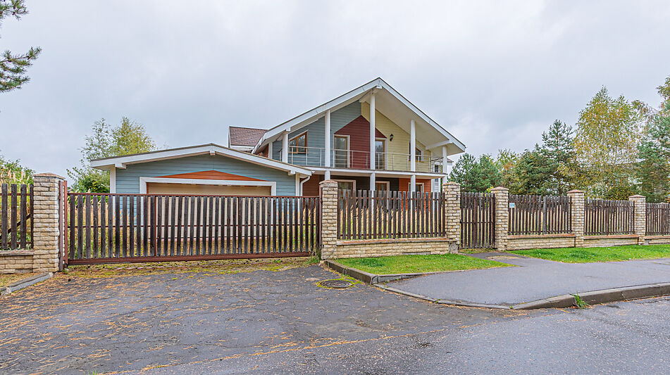 Дом с бассейном в Пестово